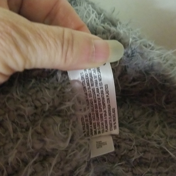 Knox Rose Fuzzy Gray sweater w/lace back detail. - Picture 7 of 7